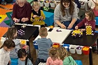 Hraní ve Velkém sále aneb kdo si staví, nezlobí